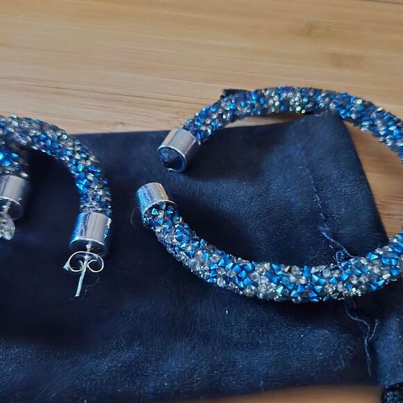 Swarovski  elements Women's Silver and Blue Jewelry set - Picture 3 of 8
